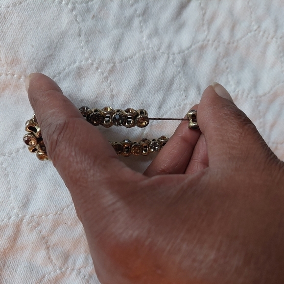 Vintage 4-Sided Rhinestone Crystal Stretch Bracelet - Picture 4 of 6